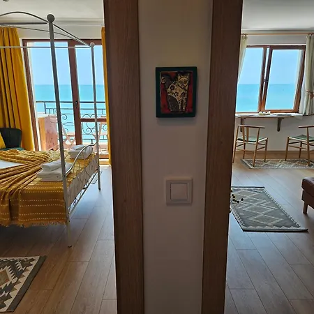 Cotty , Complex Carpe Diem Balchik, Free Parking & Swimming Pool Daire *